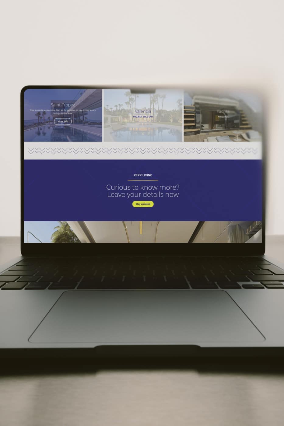 Website van REPP Living op een laptop, met projecten in Saint-Tropez en Valencia